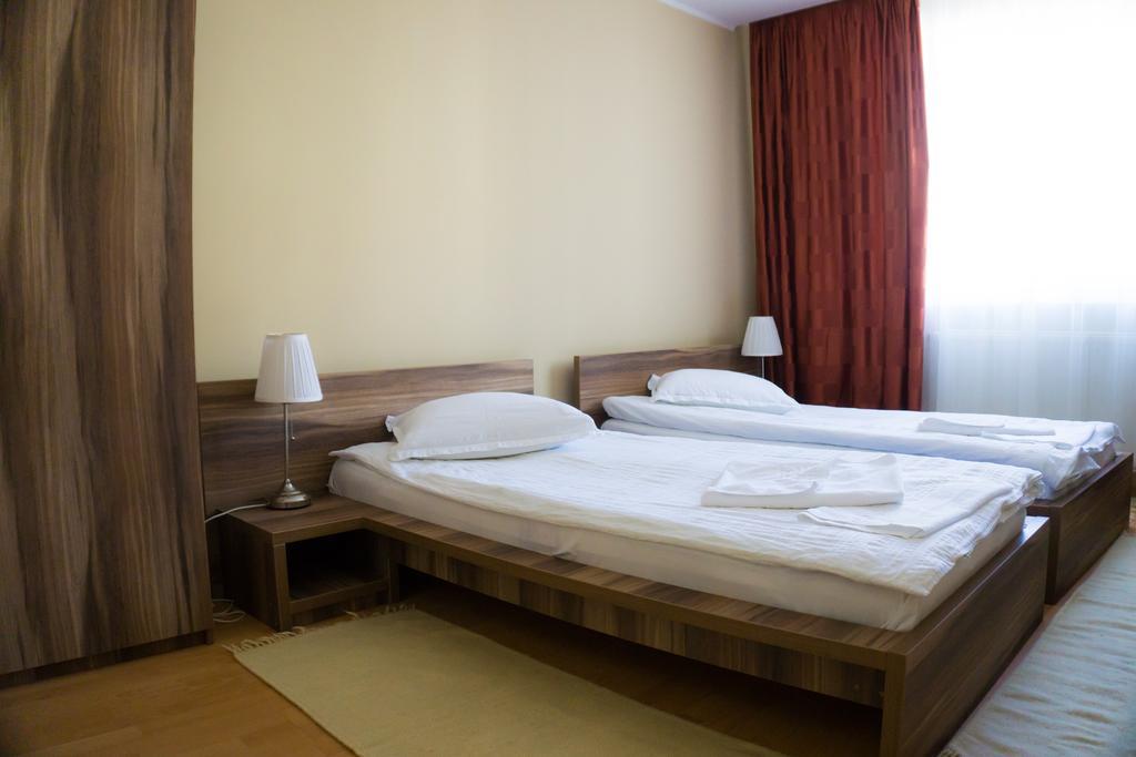 Hotel Merkur Miercurea Ciuc Eksteriør bilde