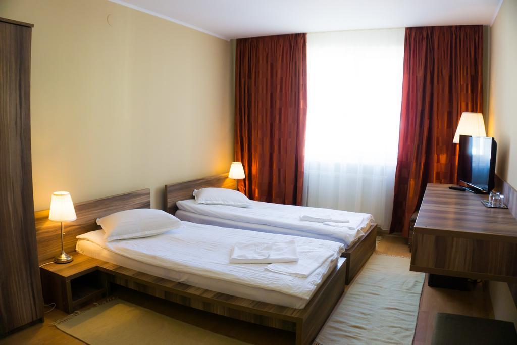 Hotel Merkur Miercurea Ciuc Eksteriør bilde