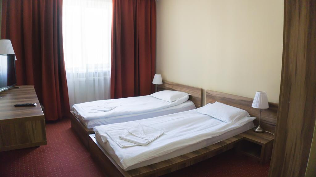 Hotel Merkur Miercurea Ciuc Eksteriør bilde