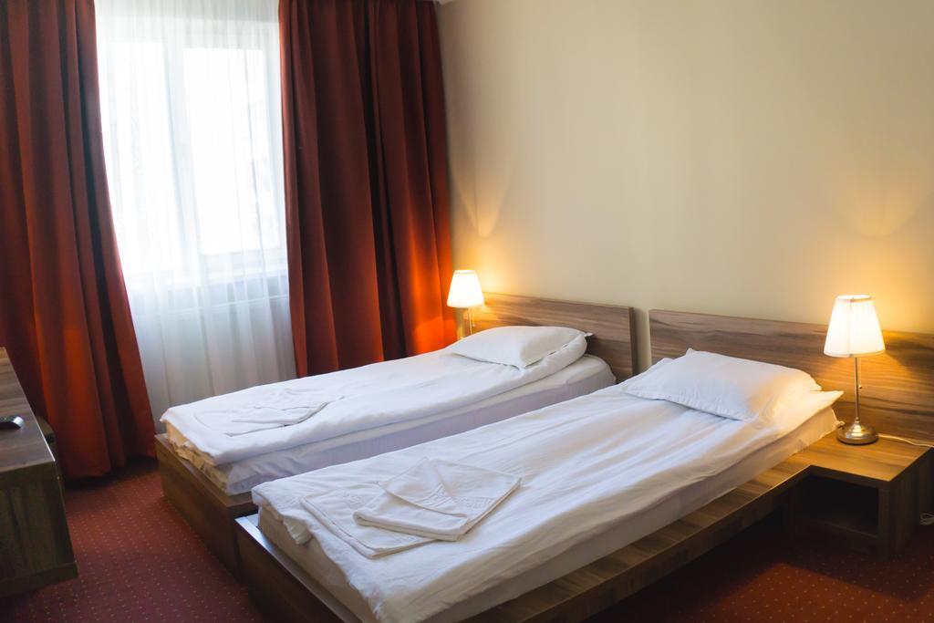Hotel Merkur Miercurea Ciuc Eksteriør bilde